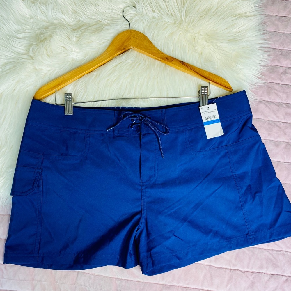 Jag women’s short